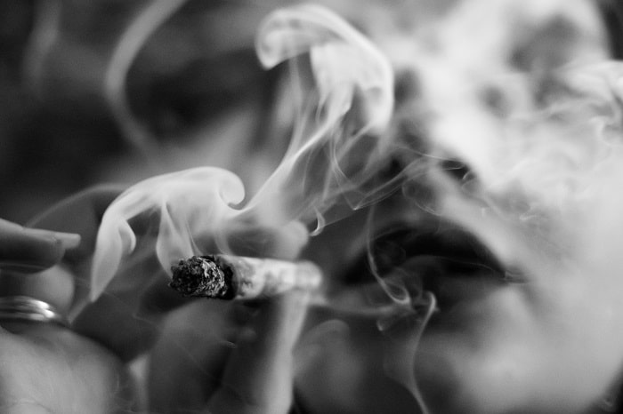 Das Rauchen von Cannabis, auch legalem, ist in Frankreich weiterhin verboten