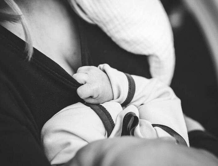 Can CBD be taken while breastfeeding?